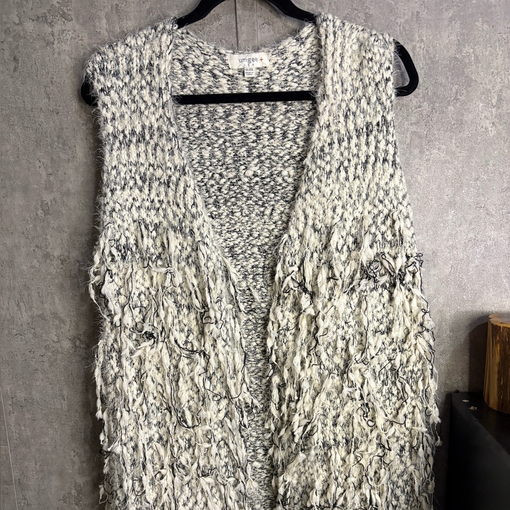 Umgee Monochrome Textured Knit Sweater